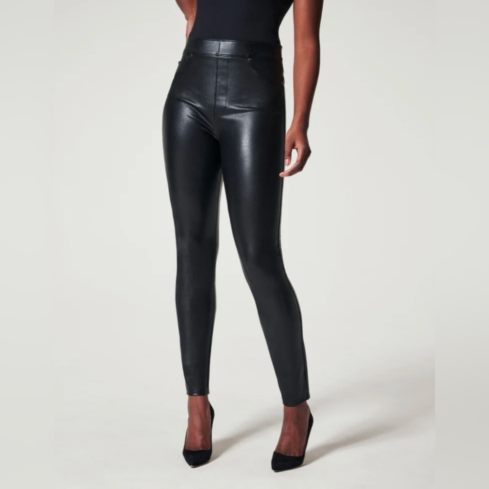NWOT Spanx Leather Like Skinny Ankle Pant Medium Item# 8M